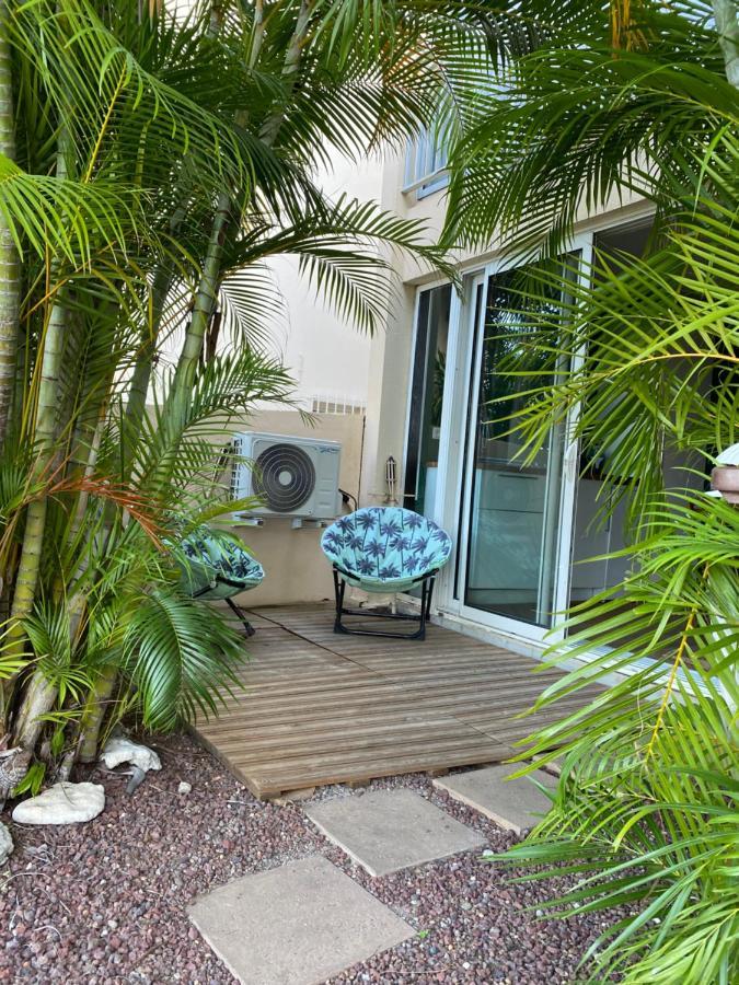 Apartamento Centre & Plage - T2 Cosy Avec Terrasse & Jardin Saint-Gilles-les-Bains Exterior foto